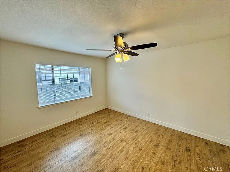 915 W Occidental St — Photo 1