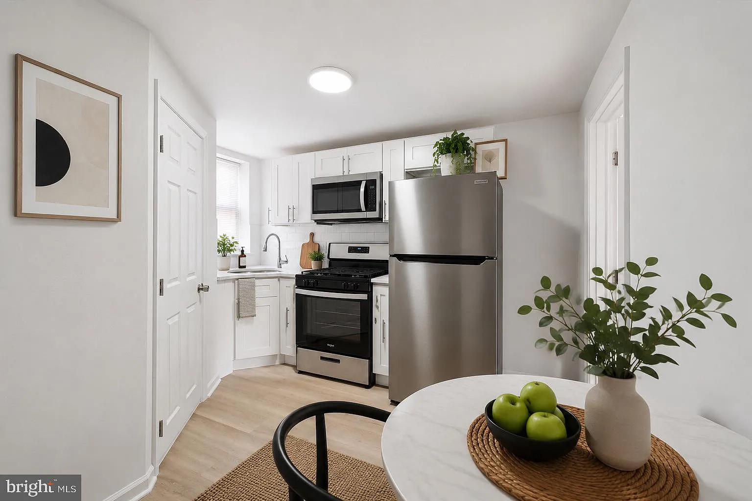 1 bed, 600 sqft, $1,050 — Photo 1