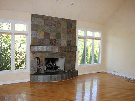 Great Room & Fireplace