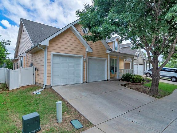 3rd image of 1609 Oakcrest Dr