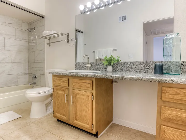 5750 N Camino Esplendora #114 — Photo 10