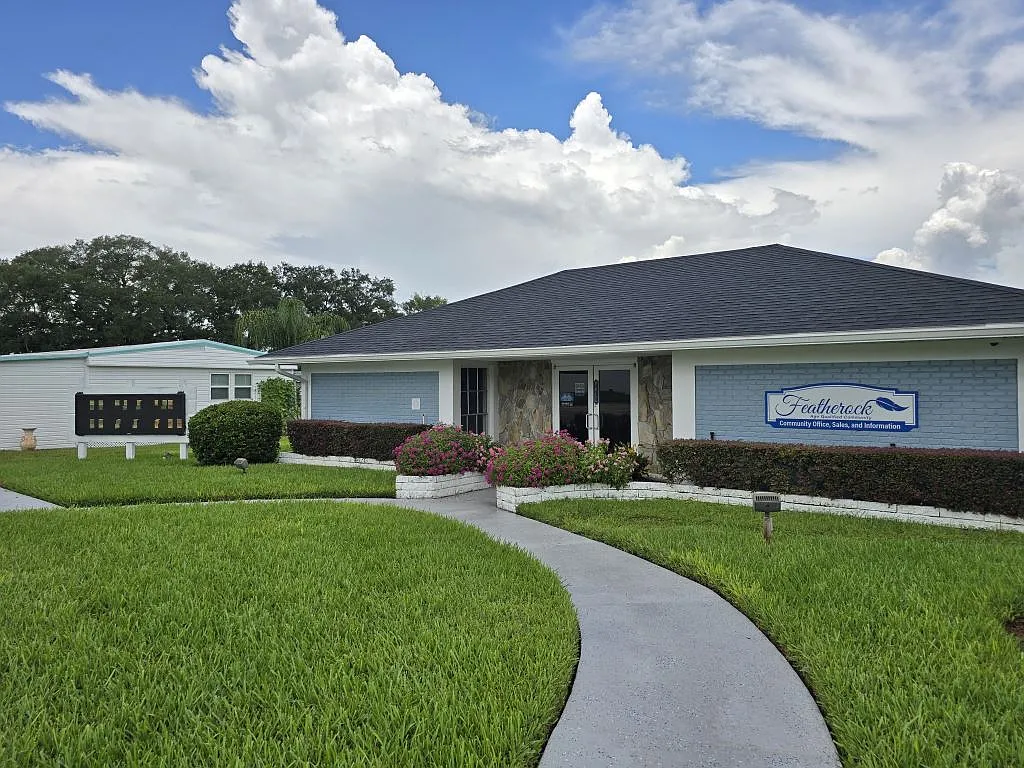 3 bed, 2.0 bath, 1460 sqft, $1,699 — Photo 3