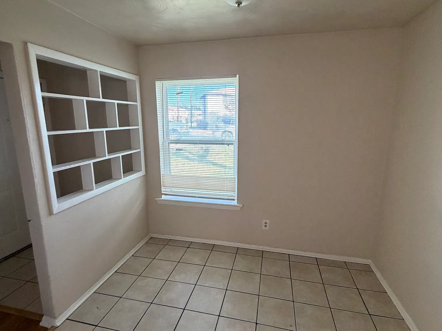 2 bed, 1690 sqft, $1,095 — Photo 4