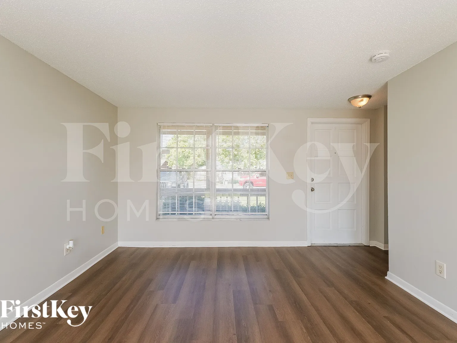 4 bed, 2.0 bath, 1155 sqft, $1,955 — Photo 3
