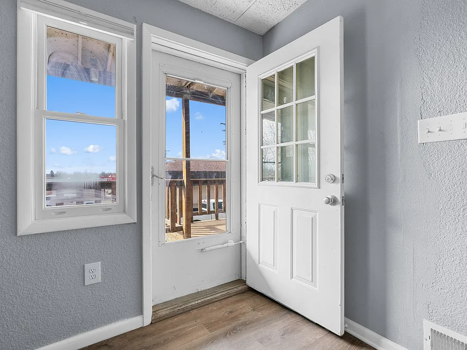 404 N Superior St #3