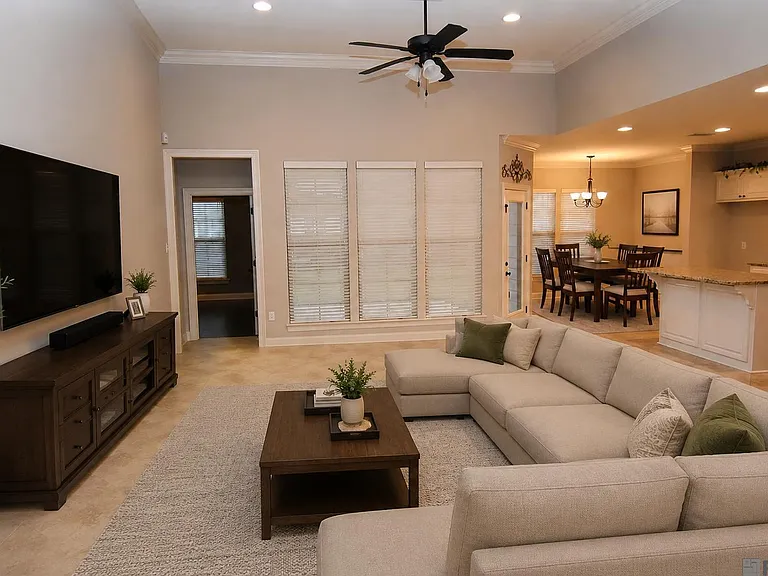14142 Watercrest Ln — Photo 4