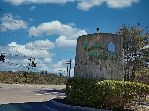 92 Gauguin Court #92, Middle Island, NY 11953