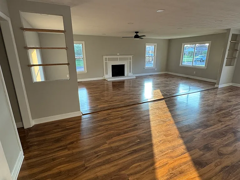816 Moffat Ln — Photo 3