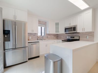 701 Waterview Drive, Palm Springs, FL, 33461