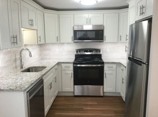 4 Barton Hill Rd APT B, East Hampton, CT 06424