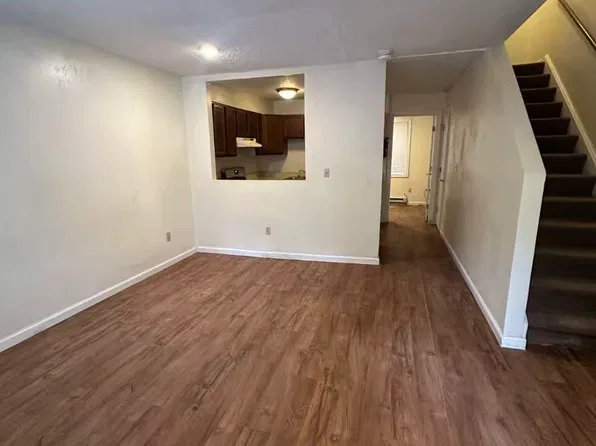 31 Hyde St #6, Burlington, VT 05401