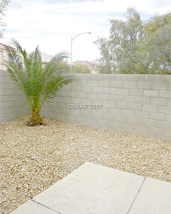1st image of 942 Shady Charmer Ave