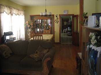 2nd image of 2516 N Lotus Ave