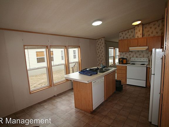 5th image of 2711 Olivine St