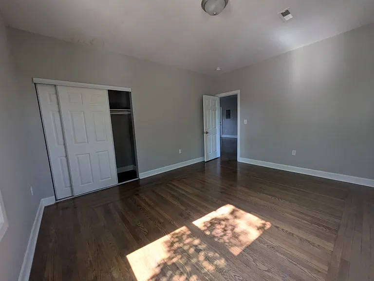 151 Howard Ave #O2L — Photo 8