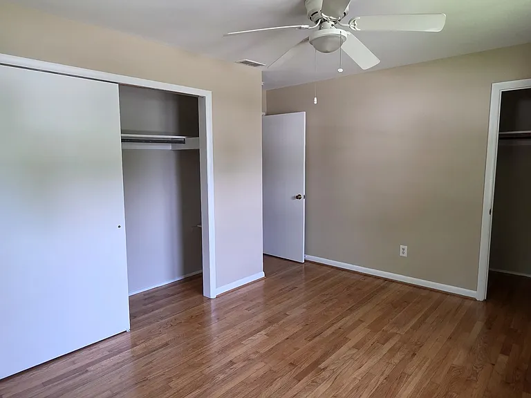 1405 Woodside Ave — Photo 7