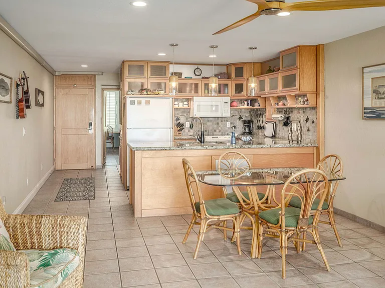 S Kihei Rd — Photo 14