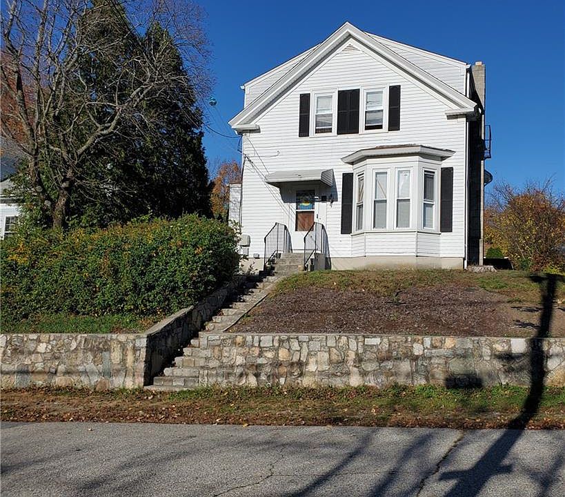 1st image of 70 Hedley Ave