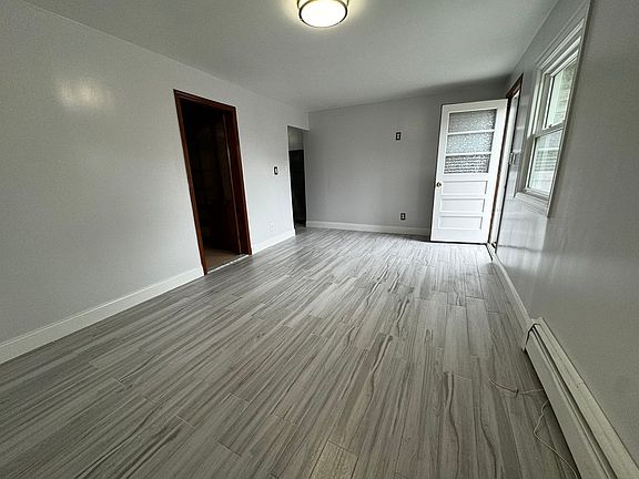 4th image of 920 Dean Ave APT 2