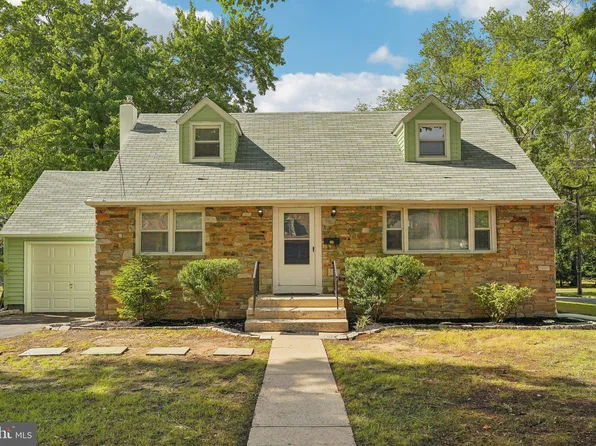 39 Steinway Ave, Ewing, NJ 08618