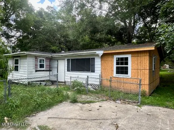 11196 Dewey Lawrence Cir, Diberville, MS 39540