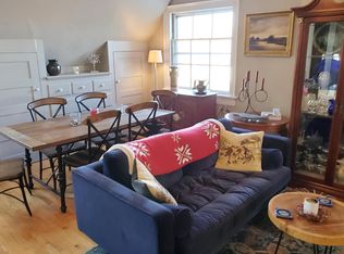 438 Wolcott Ave APT 3, Middletown, RI 02842