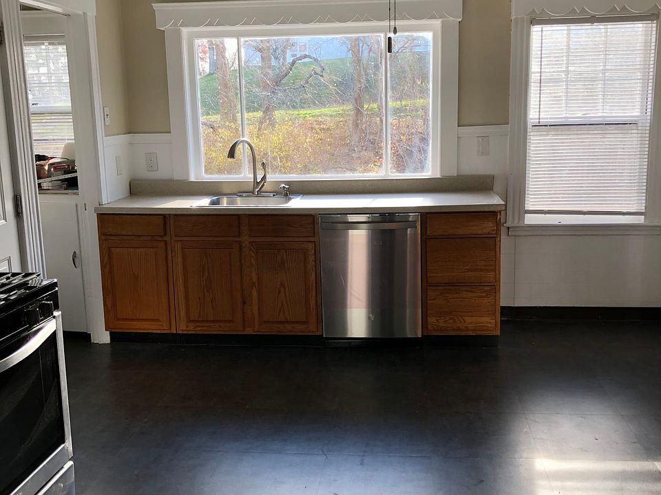 1st image of 17 Prince St #2
