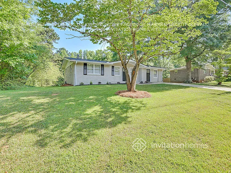 6265 Lakeview Dr — Photo 2