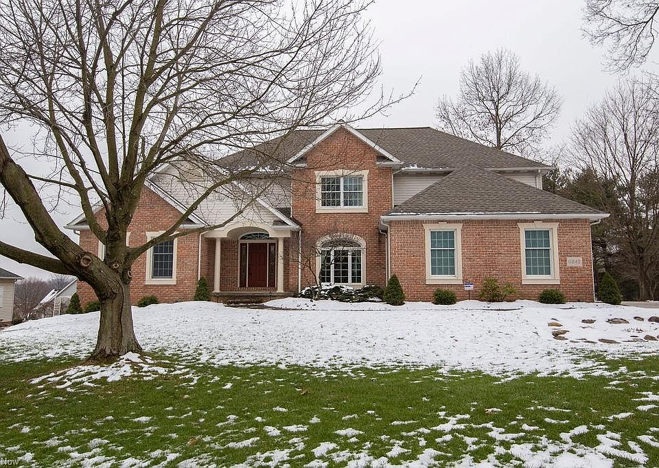 1st image of 6842 Mapleridge Cir NW
