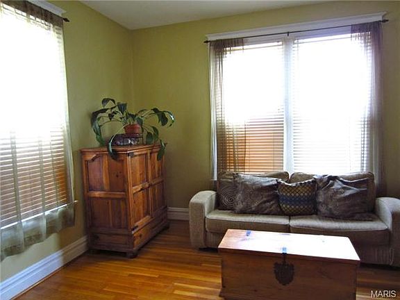 5th image of 4763 Terrace Ave