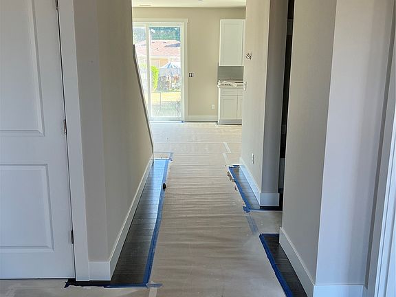 2nd image of 518 E Beech Street