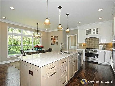 Gourmet kitchen view 2