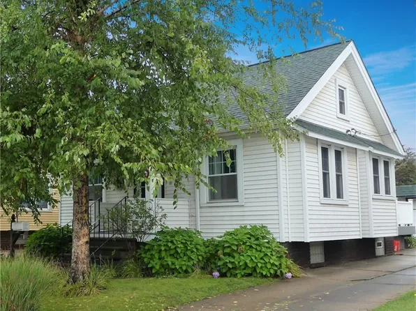 3949 E 41st St, Newburgh Heights, OH 44105