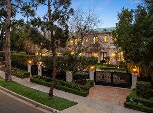1021 N Crescent Dr, Beverly Hills, CA 90210