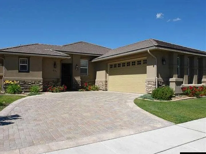 8730 Blue Pine Way photo 1