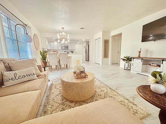 4th image of 3729 SW Santa Barbara Pl #3729