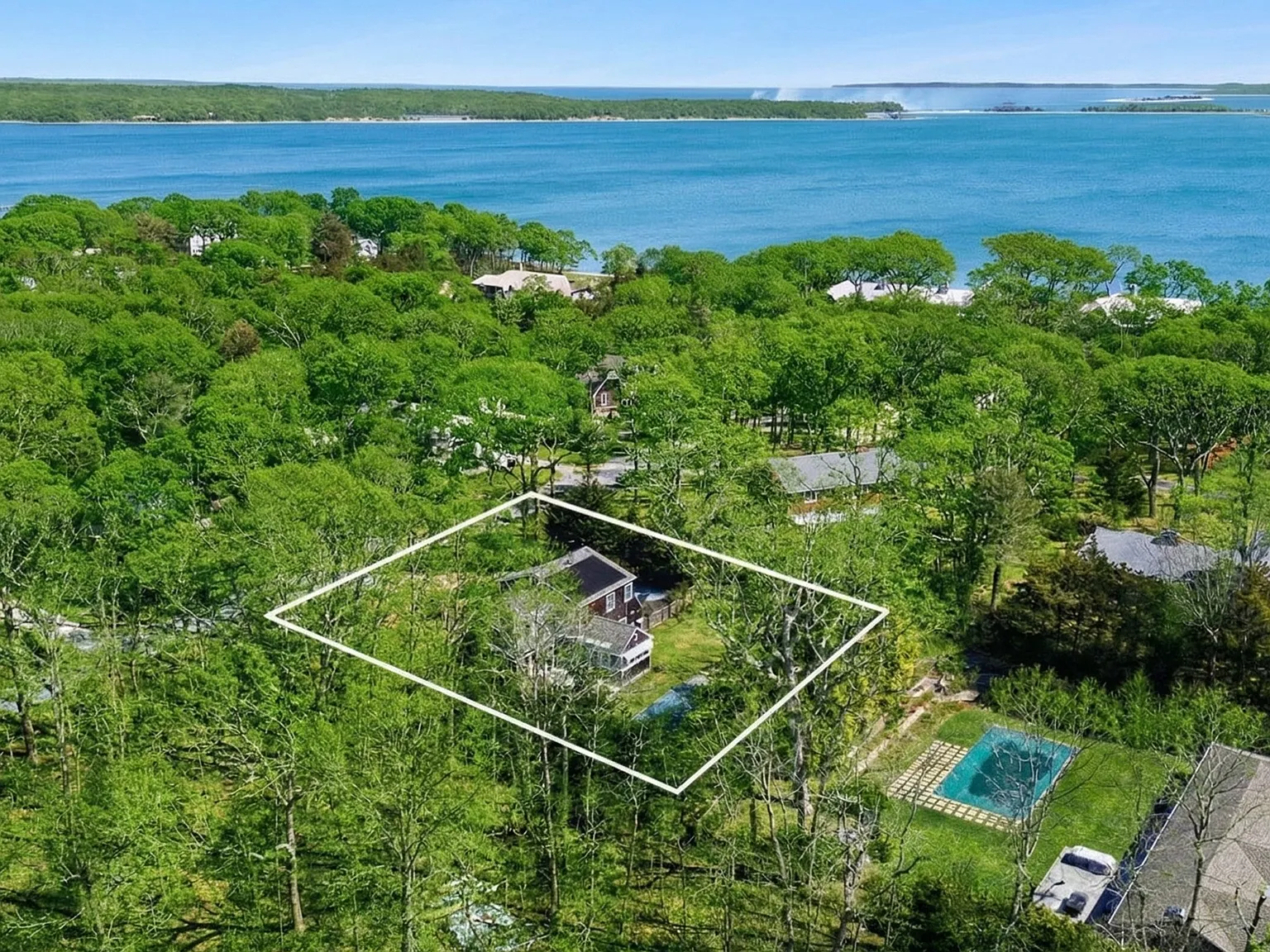 Sag Harbor's North Haven Manor | By The Bay — Photo 2