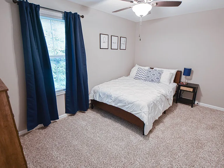 219 Smithson Ln — Photo 7