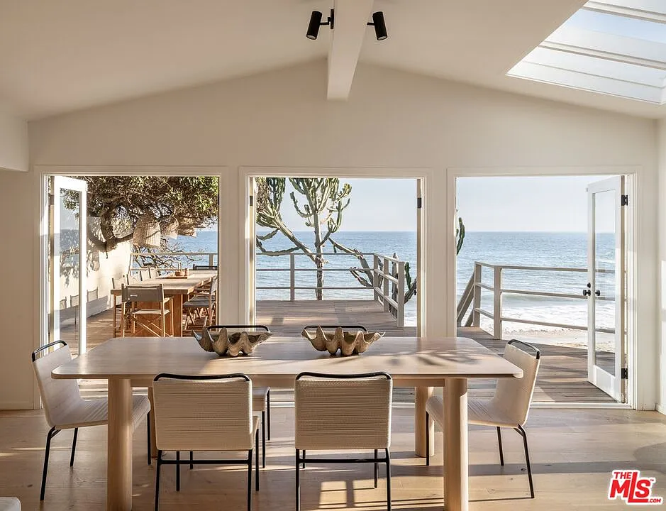 4 bed, 3.5 bath, 3861 sqft, $80,000 — Photo 3