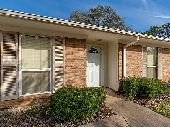 2nd image of 268 Oakridge Ln