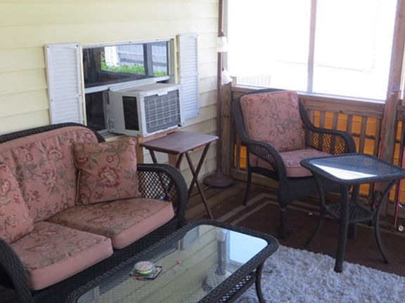 5th image of 329 Shoreland Dr