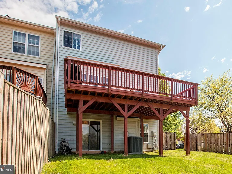13724 Valley Oak Cir — Photo 38