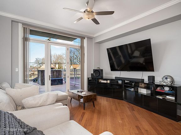 3rd image of 3630 N Harlem Ave APT 212