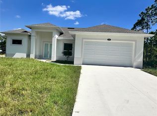 818 State Ave, Lehigh Acres, FL 33972