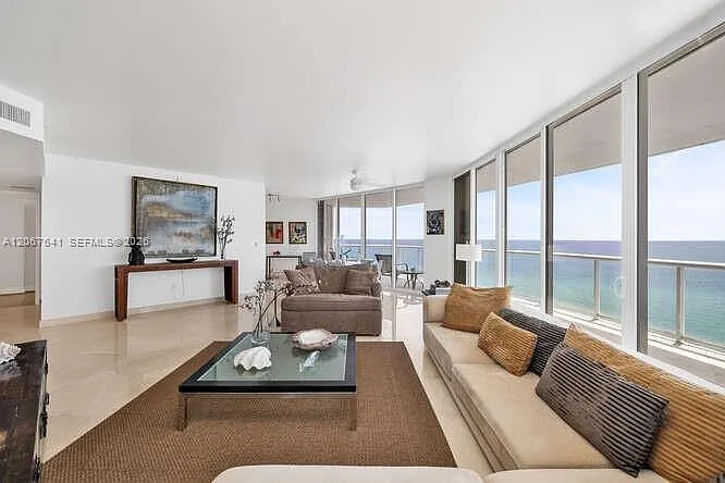 Millennium Condo — Photo 4