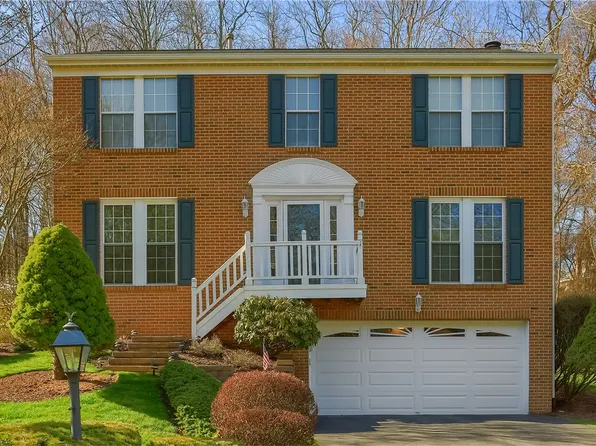 323 Shady Glen Dr, Coraopolis, PA 15108
