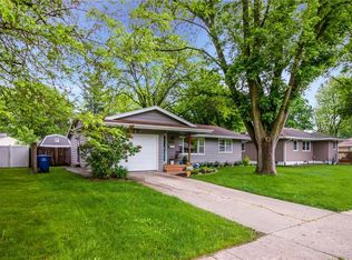 4913 Lawnwoods Dr, Des Moines, IA 50310