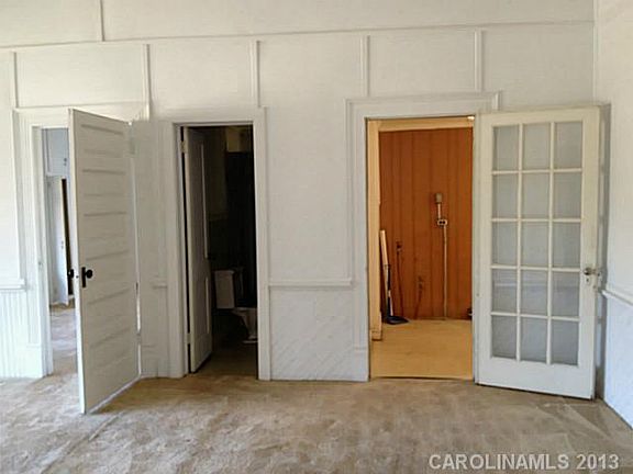 5th image of 302 W McGregor St