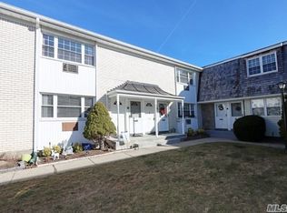 4731 Wilshire Ln, Oakdale, NY 11769