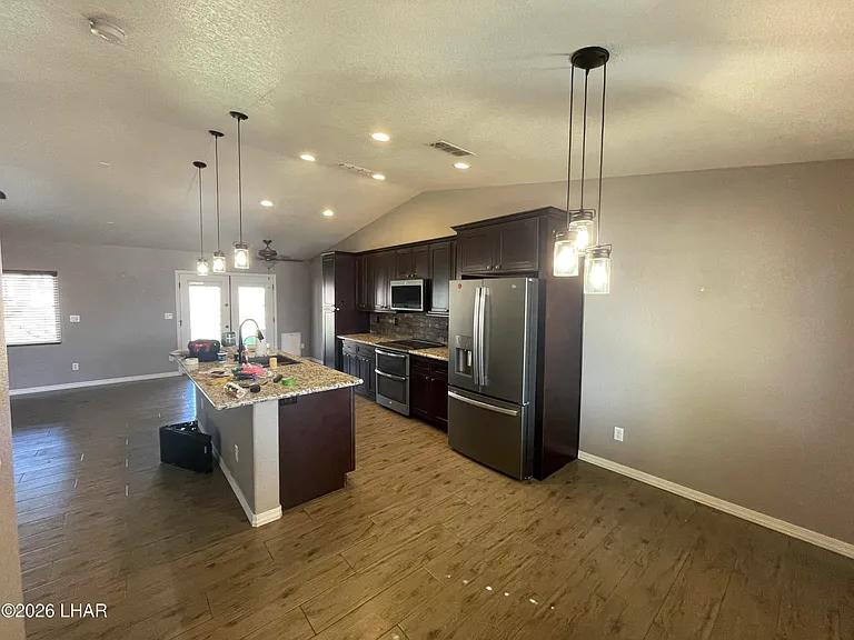 3025 Daytona Ave — Photo 6